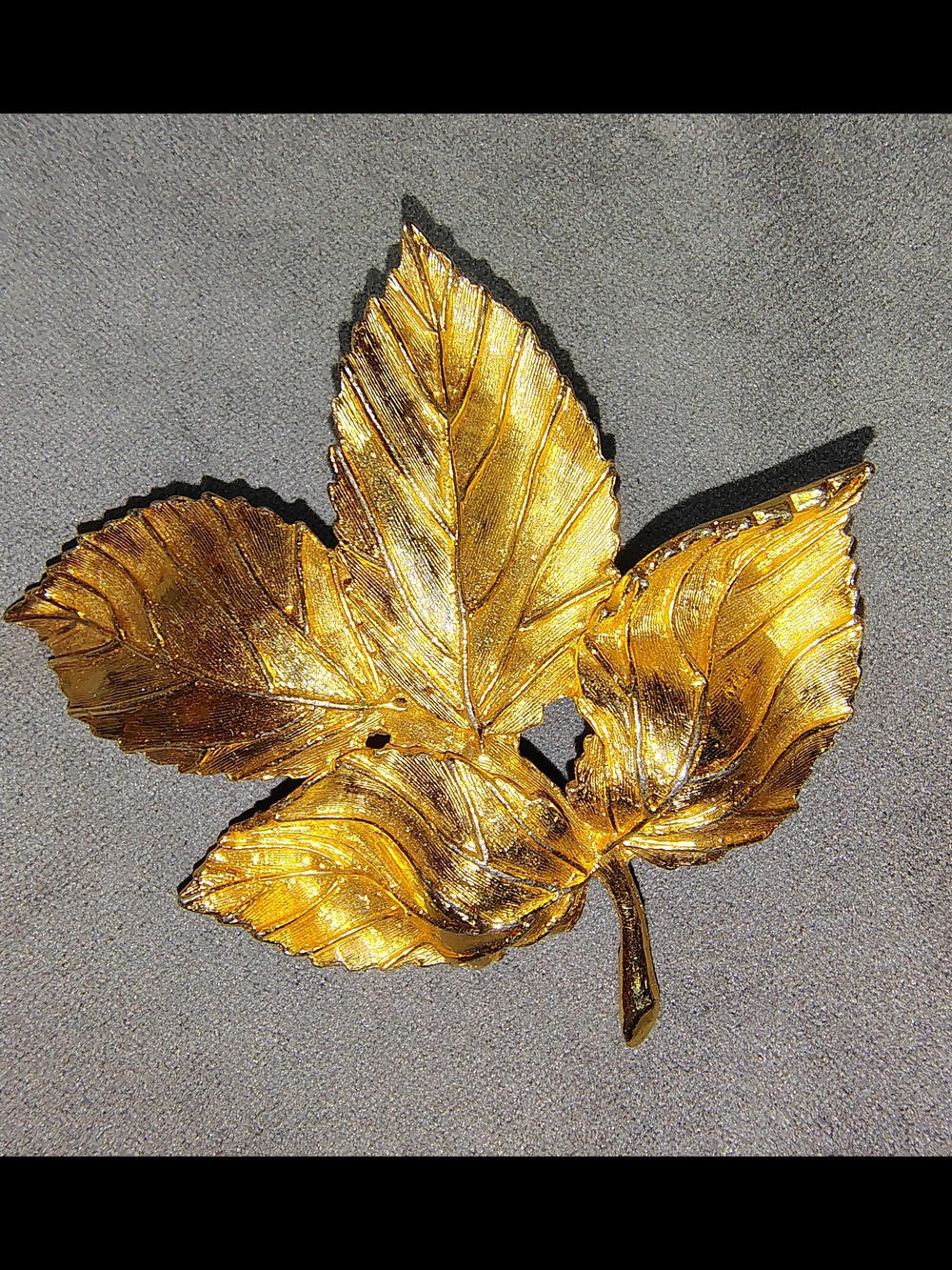 Gold Leaf Brooch Pin - Vintage-Inspired Women Accessories